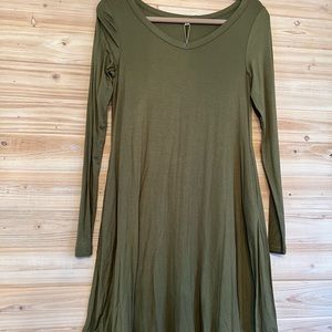 NWT green dress long sleeve